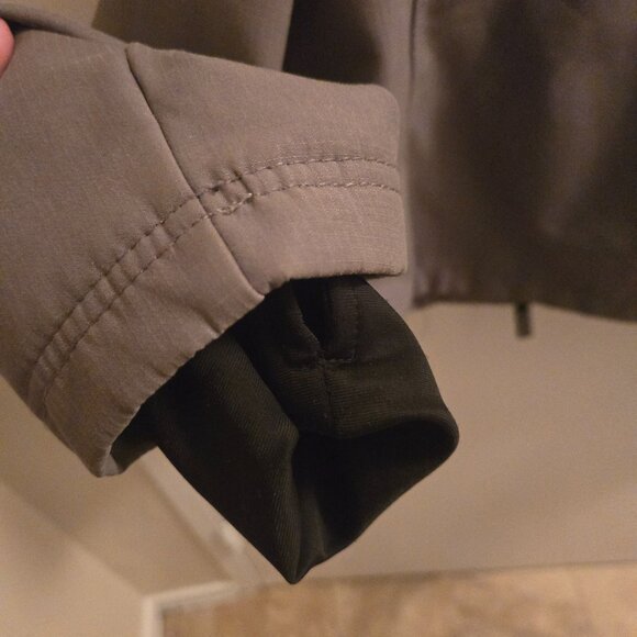 Light Jacket - Picture 3 of 4